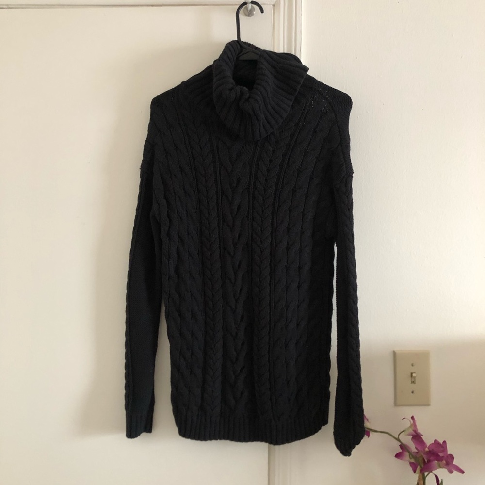 GAP black chunky cowl turtleneck sweater 🖤